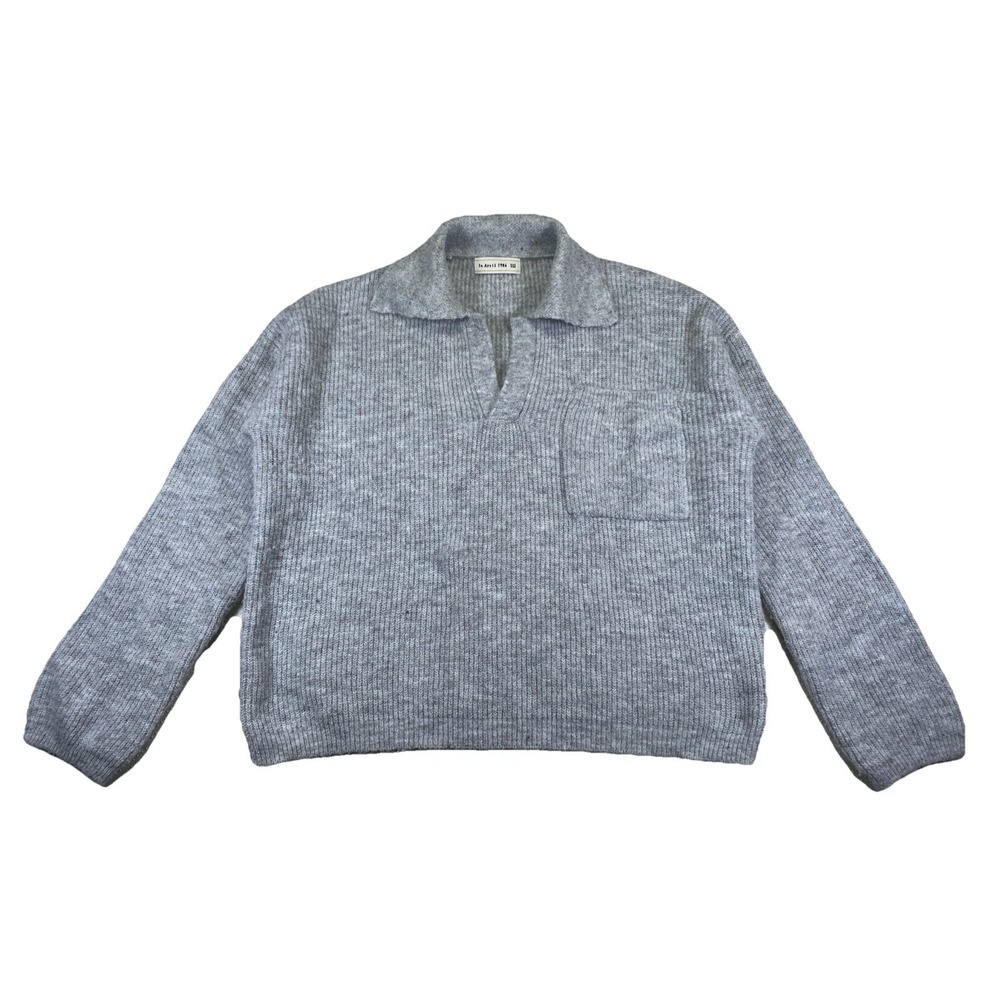 In April 1986 Women's Knit Sweater Gray One Size Pocket V Neck